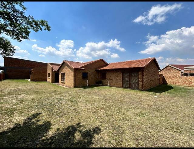 3 BEDROOM HOUSE FOR SALE IN DUNNOTTAR